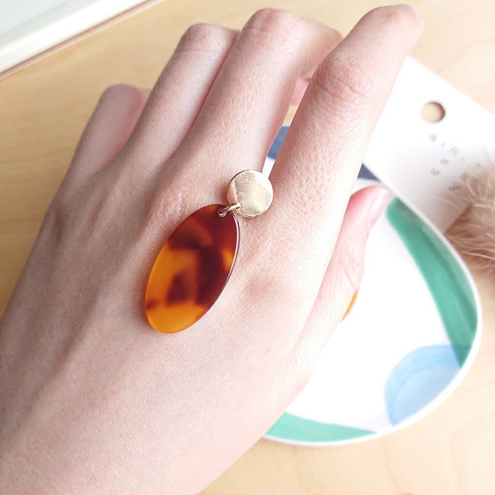 Unique Design//Acrylic Oval Geometry Earrings - Picture 2 of 3